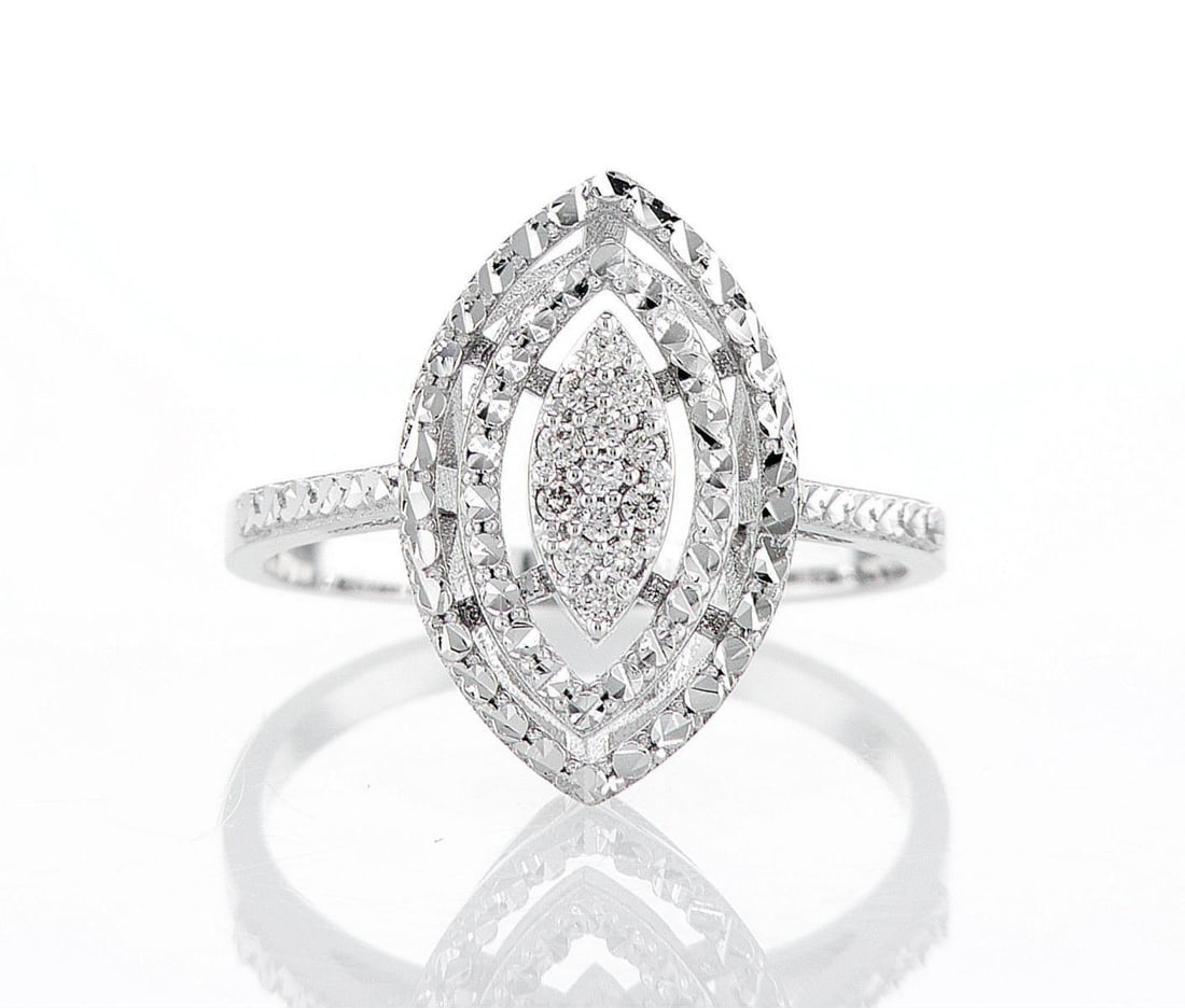 14kt White Gold 0.13ctw Diamond Ring: Jewelry Description Description: One 14k white gold ring, set with natural diamonds. Jewelry Weight: 2.96 Grs Total Diamonds Weight: 0.13 Cts Precious Metal: 14kt White Gold Certificate Number: DSL- 4