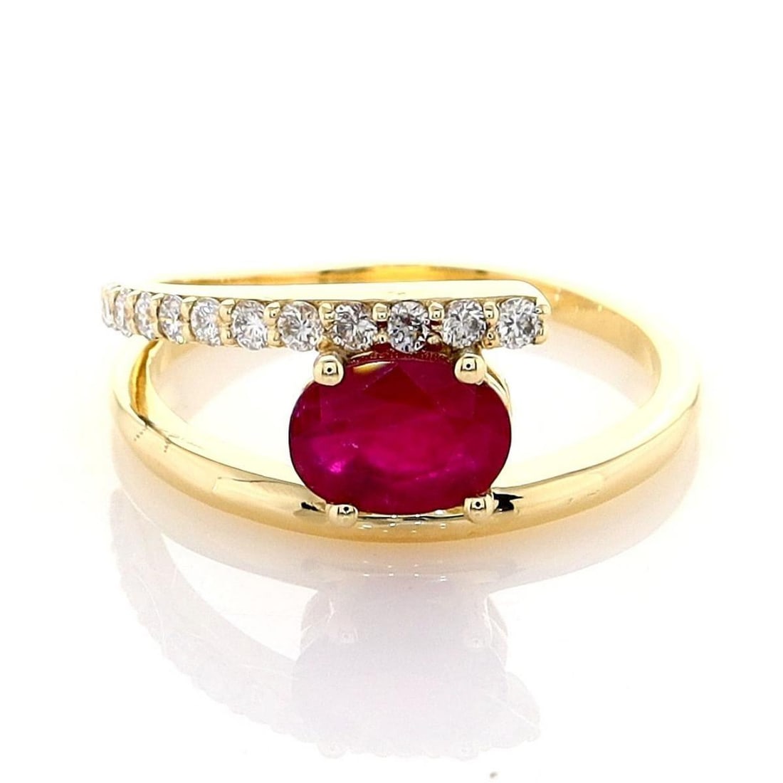 14kt Yellow Gold 0.18ctw Diamond Ring: Jewelry Description Description: One 14k yellow gold ring, set with lab diamonds. Jewelry Weight: 2.75 Grs Total Diamonds Weight: 0.18 Cts Precious Metal: 14kt Yellow Gold Certificate Number: DSL- 444