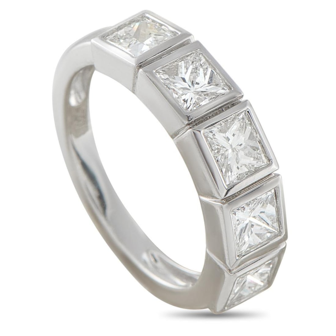18K WHITE GOLD 1.80CT DIAMOND PRINCESS-CUT 5-STONE RING: An 18K white gold ring set with five princess-cut diamonds, each framed in a smooth bezel that emphasizes their sharp geometry. Arranged in a neat line across the band, the 1.80 carats diamonds return
