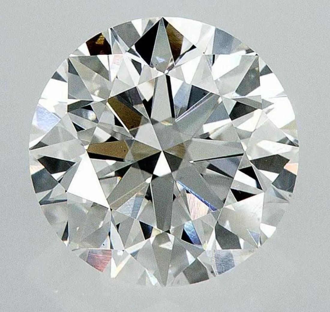 Lab Grown 3.52 ct, Color F/VS1 IGI Graded Diamond: Lab/Natural Diamond: Lab Carat Weight: 3.52 Color Grade: F Clarity Grade: VS1 Model: Round Brilliant Fluorescence: None Polish: Excellent Symmetry: Excellent Cut Grade: Ideal Size: 9.67 - 9.69 X 6.01 