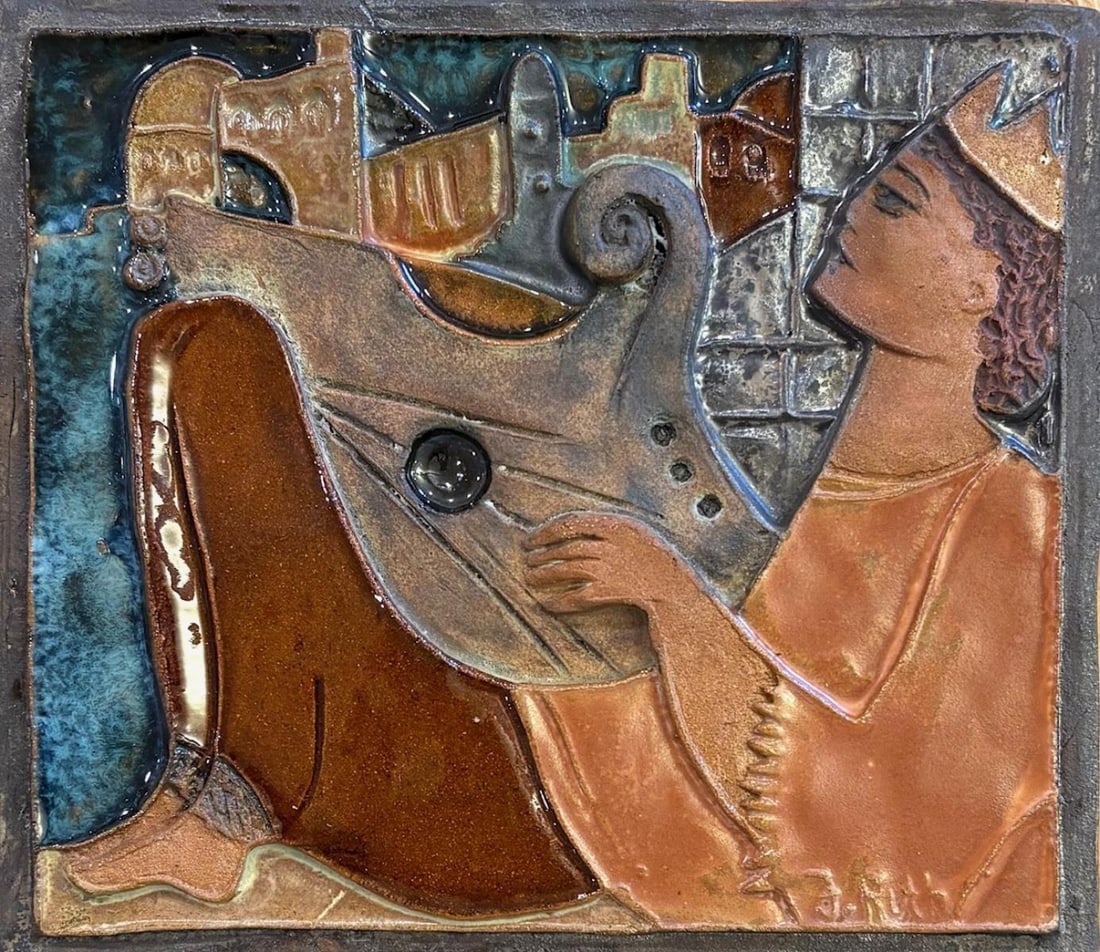Ruth Faktorowicz- Ceramic tile (1 of 1)