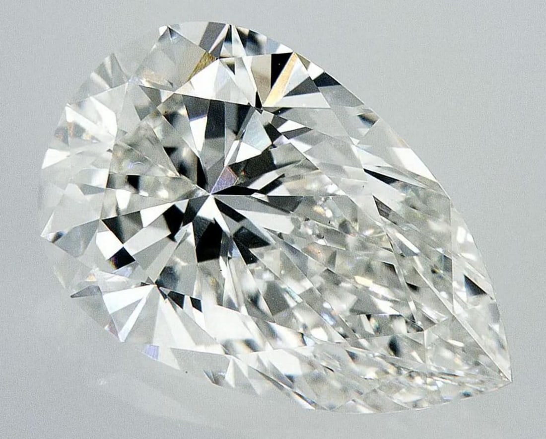 Lab Grown 3.01 ct, Color E/VS1 IGI Graded Diamond: Lab/Natural Diamond: Lab Carat Weight: 3.01 Color Grade: E Clarity Grade: VS1 Model: Pear Brilliant Fluorescence: None Polish: Excellent Symmetry: Excellent Size: 13.04 x 8.04 x 4.82 Certificate Numbe