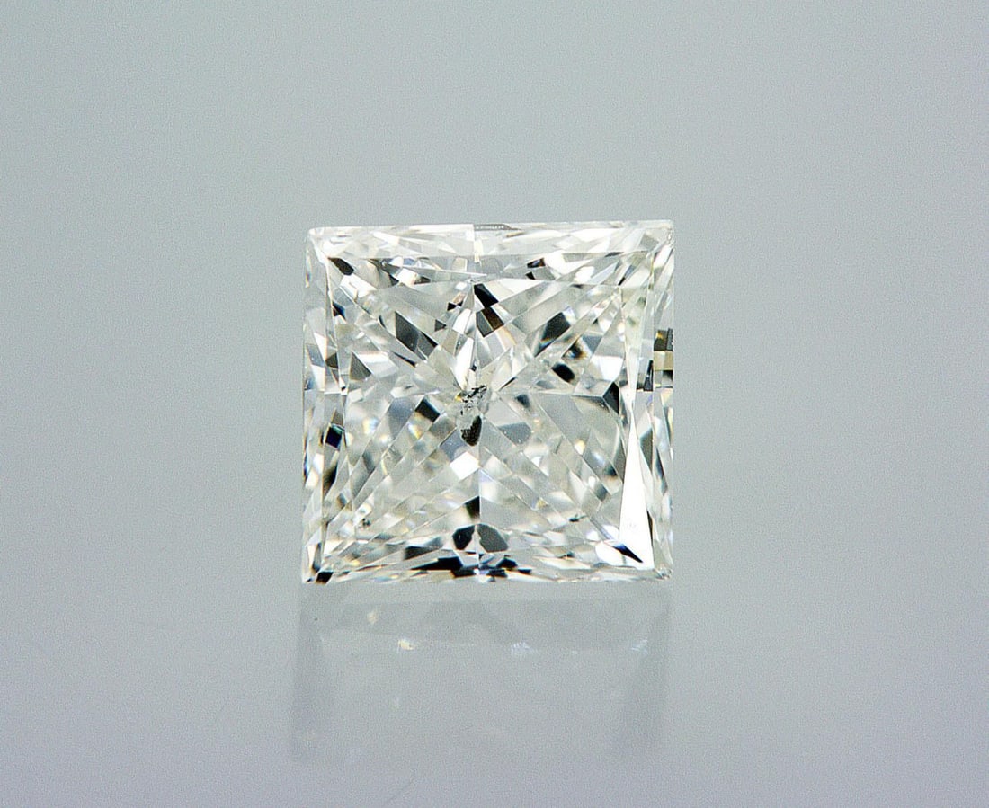 Natural 1 ct, Color J/I1 GIA Graded Diamond: Lab/Natural Diamond: Natural Carat Weight: 1 Color Grade: J Clarity Grade: I1 Model: Square Modified Brilliant Fluorescence: Faint Polish: Very Good Symmetry: Fair Size: 5.34 x 5.30 x 3.67 Certificate