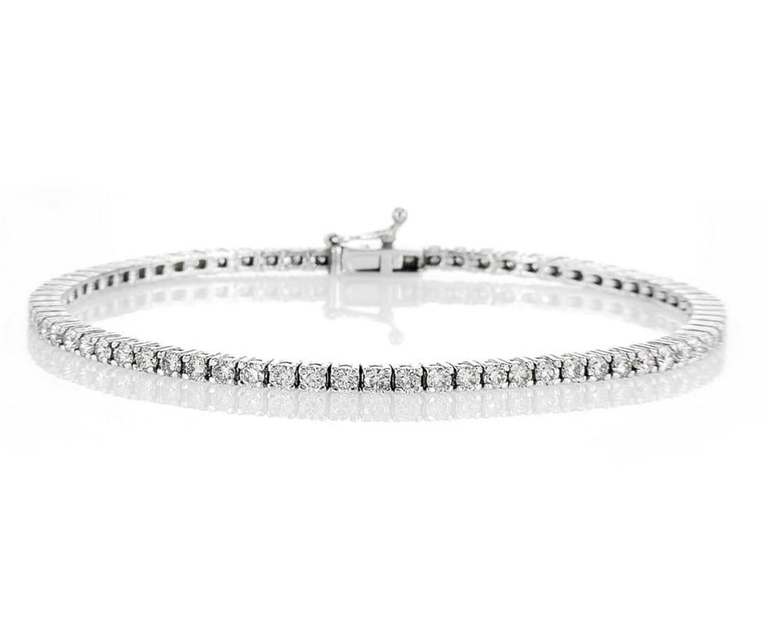 14kt White Gold 2.86ctw Diamond Bracelet: Jewelry Description Description: One 14k white gold bracelet, set with natural diamonds. Jewelry Weight: 8.01 Grs Total Diamonds Weight: 2.86 Cts Precious Metal: 14kt White Gold Certificate Number: DS