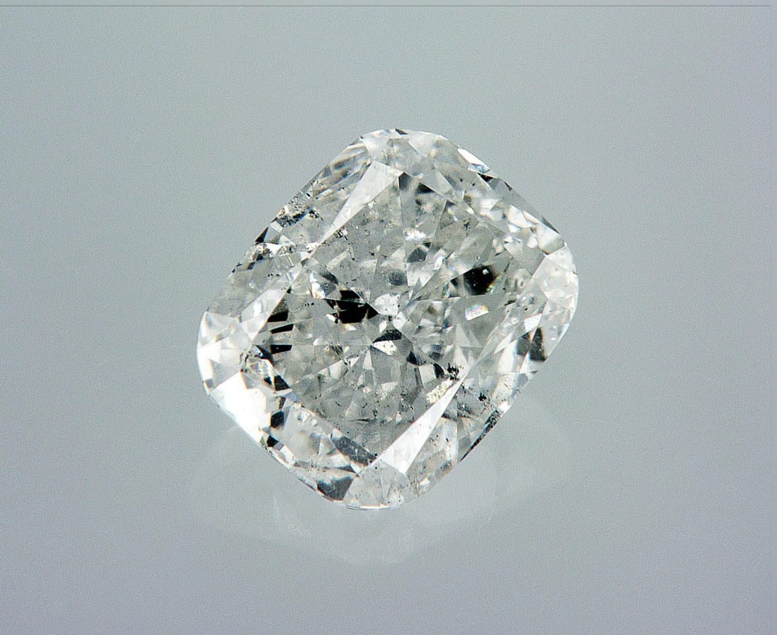 Natural 1 ct, Color F/I1 GIA Graded Diamond: Lab/Natural Diamond: Natural Carat Weight: 1 Color Grade: F Clarity Grade: I1 Model: Cushion Modified Brilliant Fluorescence: Strong Blue Polish: Very Good Symmetry: Very Good Size: 6.46 x 5.36 x 3.27