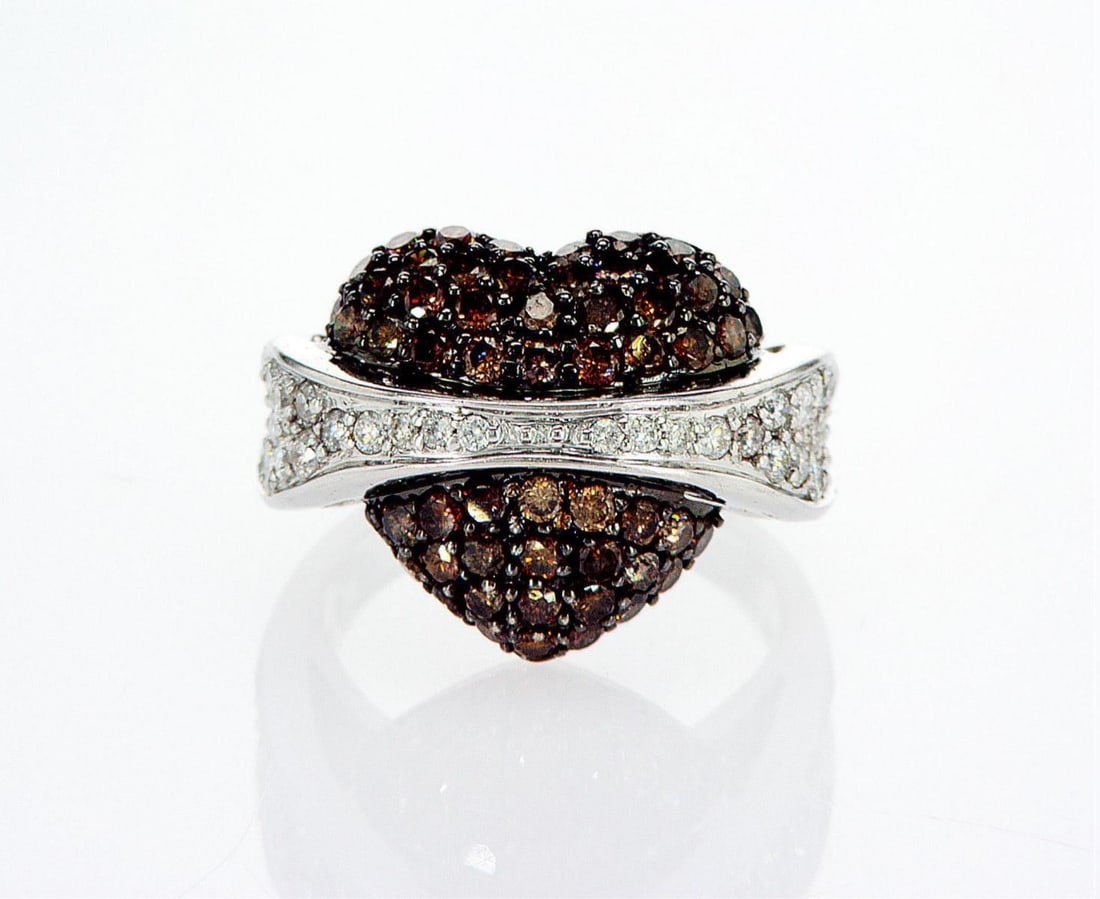 18K White Gold 2.45ctw Ring: Jewelry Description Description: Natural Diamond Ring, 18K White Gold Jewelry Weight: 11.4 Grs Total Diamonds Weight: 2.45 Cts Precious Metal: 18K White Gold Certificate Number: DSL- 4450146226 Apprai