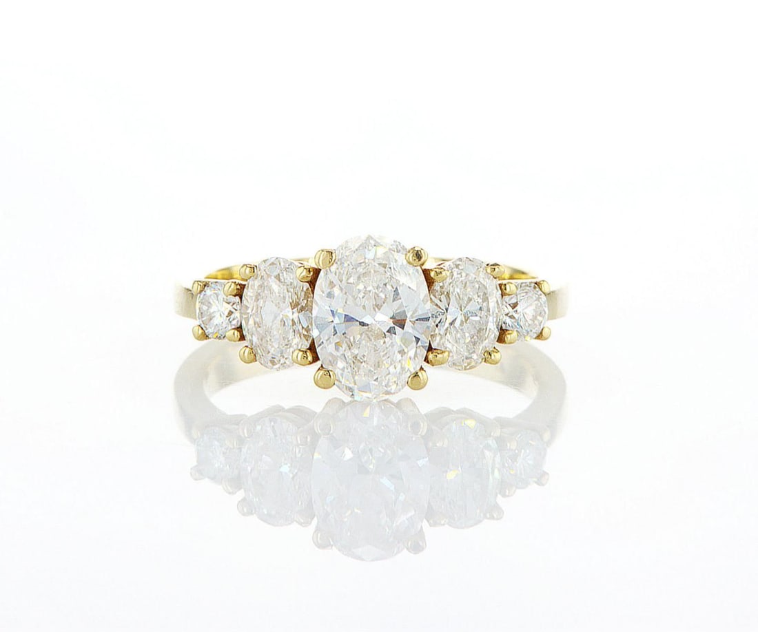 14kt White Gold 2.27ctw Diamond Ring: Jewelry Description Description: One 14k white gold ring, set with lab grown diamonds. Jewelry Weight: 3.39 Grs Total Diamonds Weight: 2.27 Cts Precious Metal: 14kt White Gold Certificate Number: DSL-