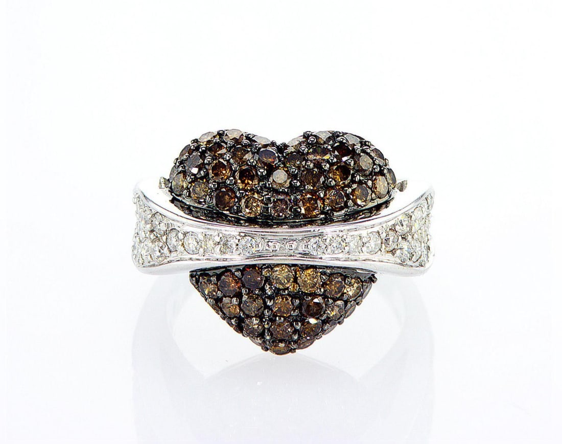 18kt White Gold 2.43ctw Diamond Ring: One 18k white gold ring, set with natural diamond. Jewelry Weight: 14.4Grs Total Diamonds Weight: 2.43Cts Main Stones Description: Quantity: 36 Cut and shape: Round Brilliant Carats Weight: 0.9 Clarit