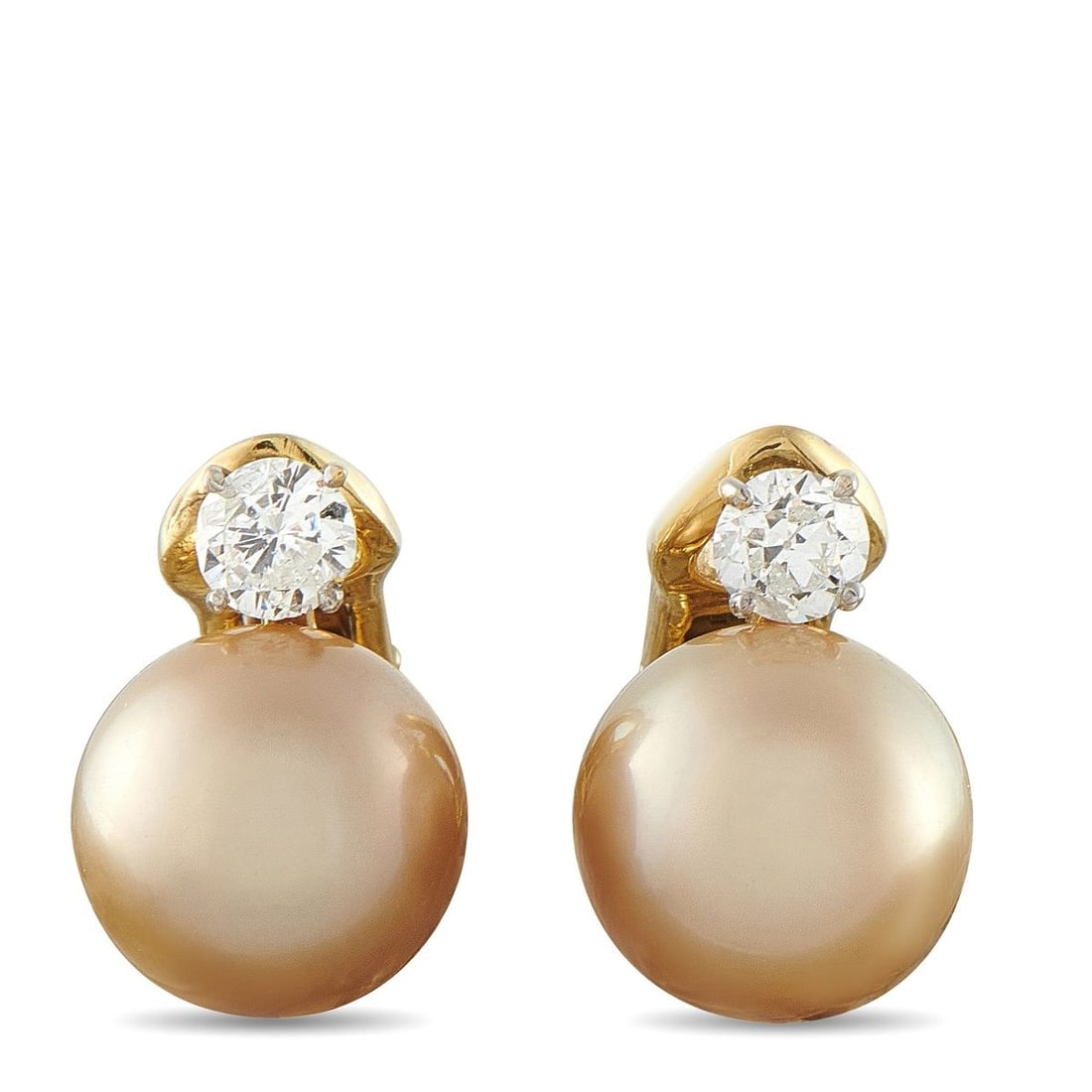 18K YELLOW GOLD 0.60CT DIAMOND SOUTH SEA PEARL STUD EARRINGS: These stud earrings are crafted in 18K yellow gold, each featuring a lustrous 10.6mm golden South Sea pearl beneath a round brilliant diamond, totaling approximately 0.60 carat combined. The pair weig