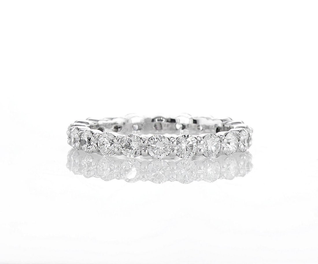 14kt White Gold 1.4ctw Diamond Ring: Jewelry Description Description: One 14k white gold ring, set with lab grown diamonds. Jewelry Weight: 2.29 Grs Total Diamonds Weight: 1.4 Cts Precious Metal: 14kt White Gold Certificate Number: DSL- 