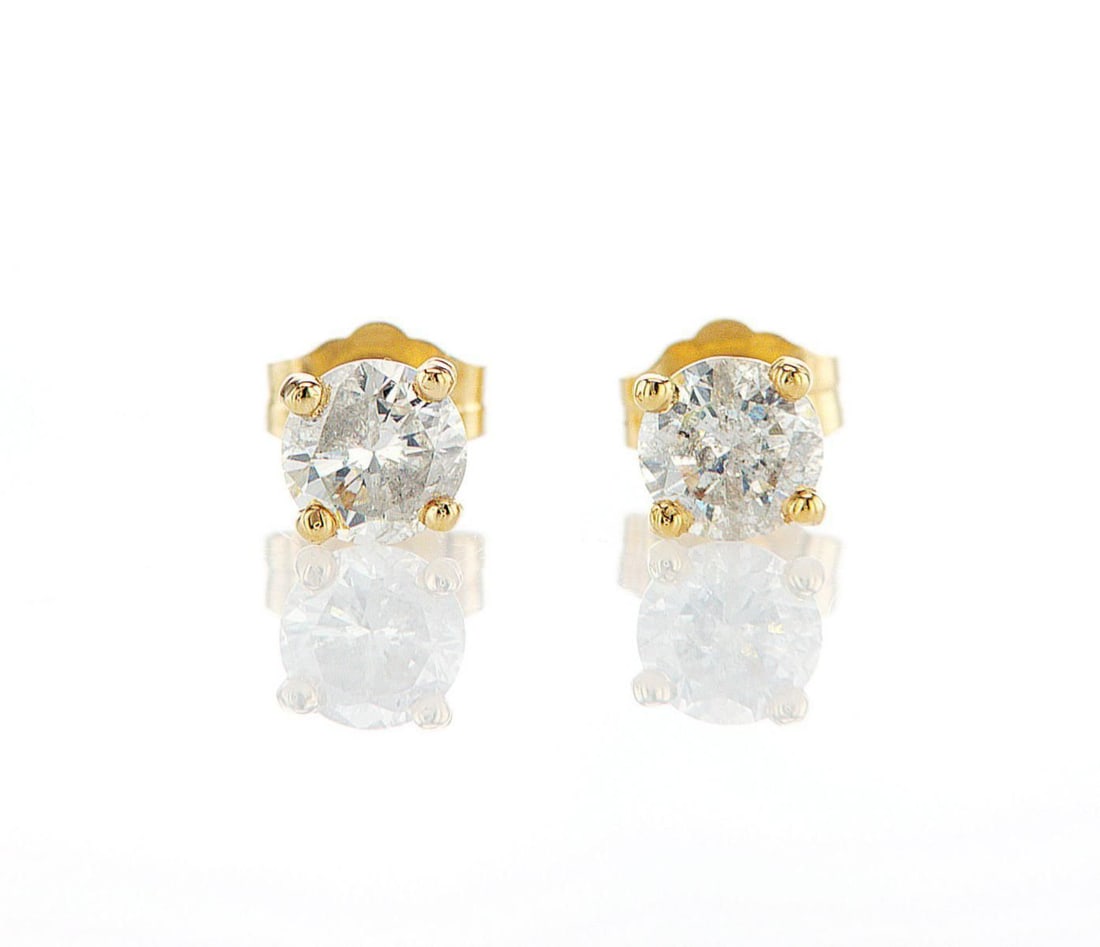 14kt Yellow Gold 0.99ctw Diamond Earrings: Jewelry Description Description: One pair of 14k yellow gold earrings, set with natural diamonds. Jewelry Weight: 0.82 Grs Total Diamonds Weight: 0.99 Cts Precious Metal: 14kt Yellow Gold Certificate 