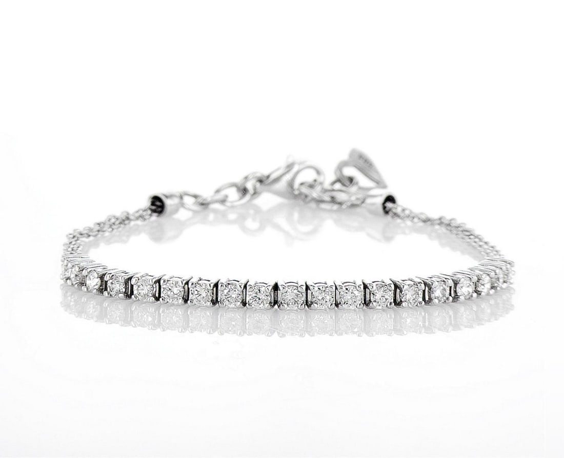 14kt White Gold 0.68ctw Diamond Bracelet: Jewelry Description Description: One 14k white gold bracelet, set with natural diamonds. Jewelry Weight: 4.05 Grs Total Diamonds Weight: 0.68 Cts Precious Metal: 14kt White Gold Certificate Number: DS