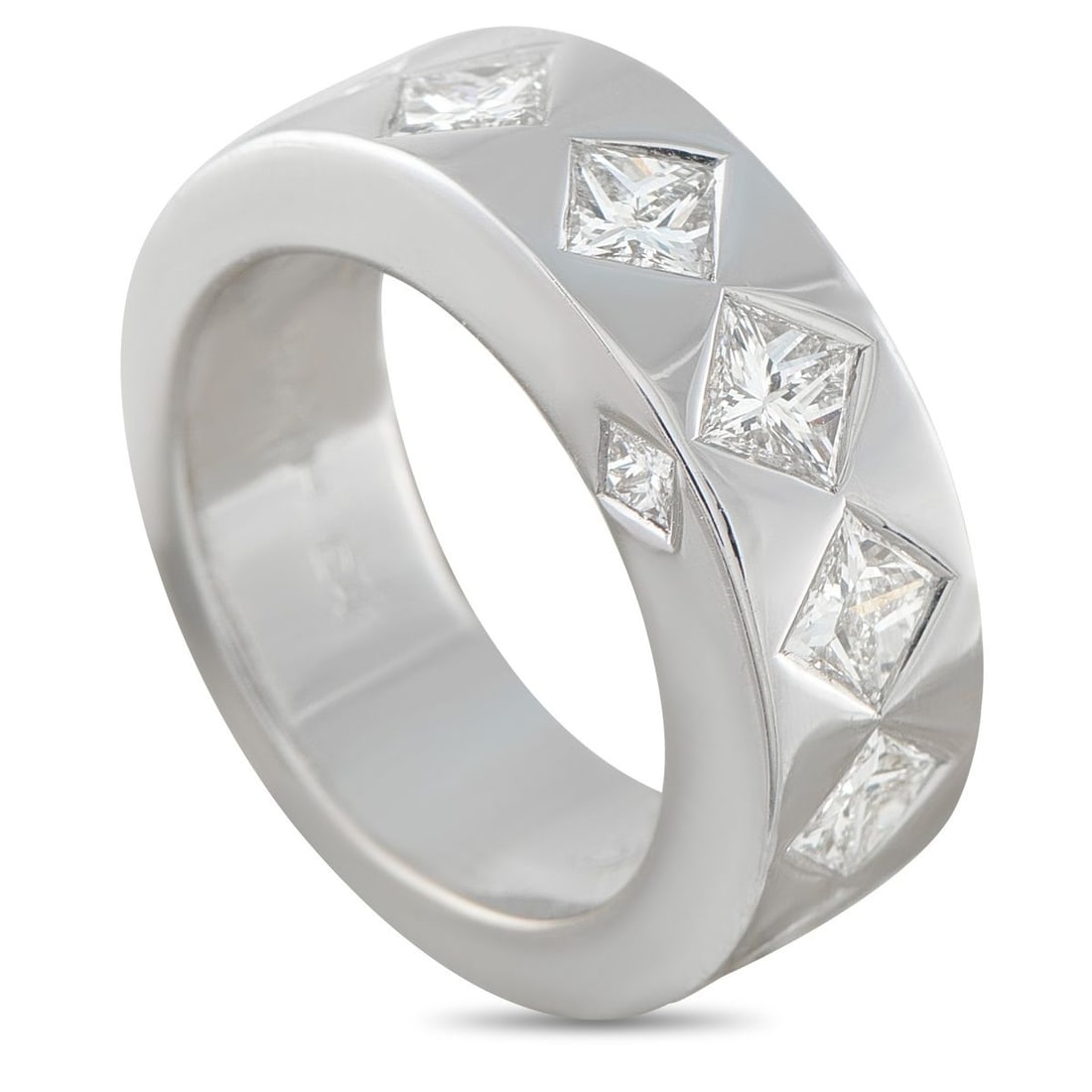 CHANEL 18K WHITE GOLD 1.40CT DIAMOND BAND RING: A sleek, contemporary design makes this Chanel ring a highly wearable luxury piece. Inset Diamonds with a total weight of 1.40 carats make it an elegant accessory that is ideal for any occasion. Set i