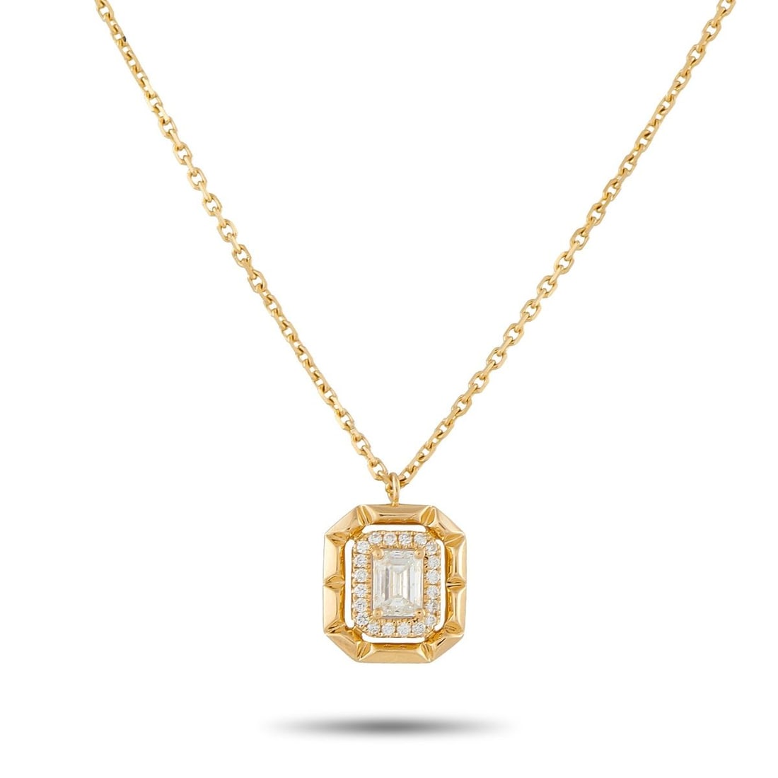 18K YELLOW GOLD 0.62CT DIAMOND PENDANT NECKLACE: This exquisite necklace will add a touch of sparkle to any ensemble. Set in 18K Yellow Gold, the central pendant perfectly highlights the 0.50 carat Diamond center stone. Additional Diamonds totaling 