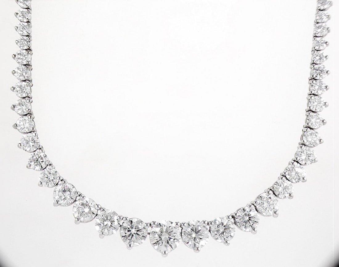 14K White Gold 21.38ctw Collar: Jewelry Description Description: Lab Grown Diamond Collar, 14K White Gold Jewelry Weight: 25.82 Grs Total Diamonds Weight: 21.38 Cts Precious Metal: 14K White Gold Certificate Number: DSL, IGI- DSL 44