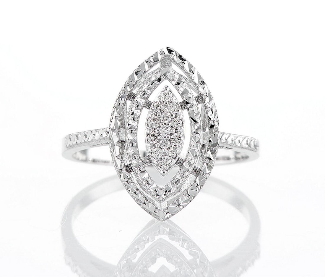 14kt White Gold 0.13ctw Diamond Ring: Jewelry Description Description: One 14k white gold ring, set with natural diamonds. Jewelry Weight: 2.96 Grs Total Diamonds Weight: 0.13 Cts Precious Metal: 14kt White Gold Certificate Number: DSL- 4