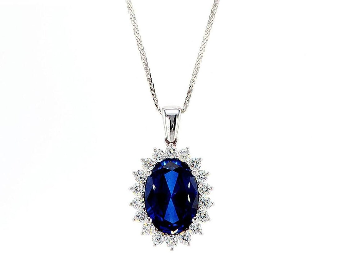14kt White Gold 0.9ctw Diamond Pendant: Jewelry Description Description: One 14k white gold pendant, set with lab grown diamond. Jewelry Weight: 4.36 Grs Total Diamonds Weight: 0.9 Cts Precious Metal: 14kt White Gold Certificate Number: DSL