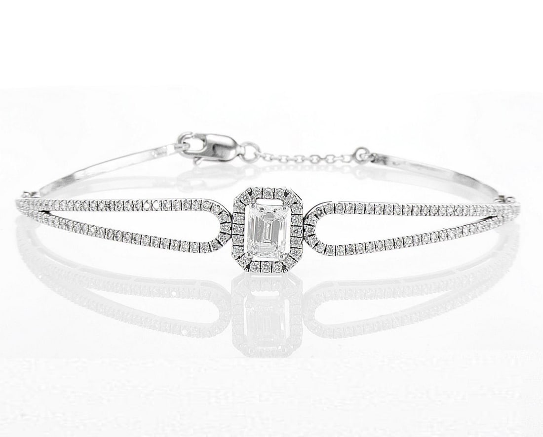 14kt White Gold 2.37ctw Diamond Bracelet: Jewelry Description Description: One 14k white gold bracelet, set with natural diamonds. Jewelry Weight: 7.71 Grs Total Diamonds Weight: 2.37 Cts Precious Metal: 14kt White Gold Certificate Number: DS
