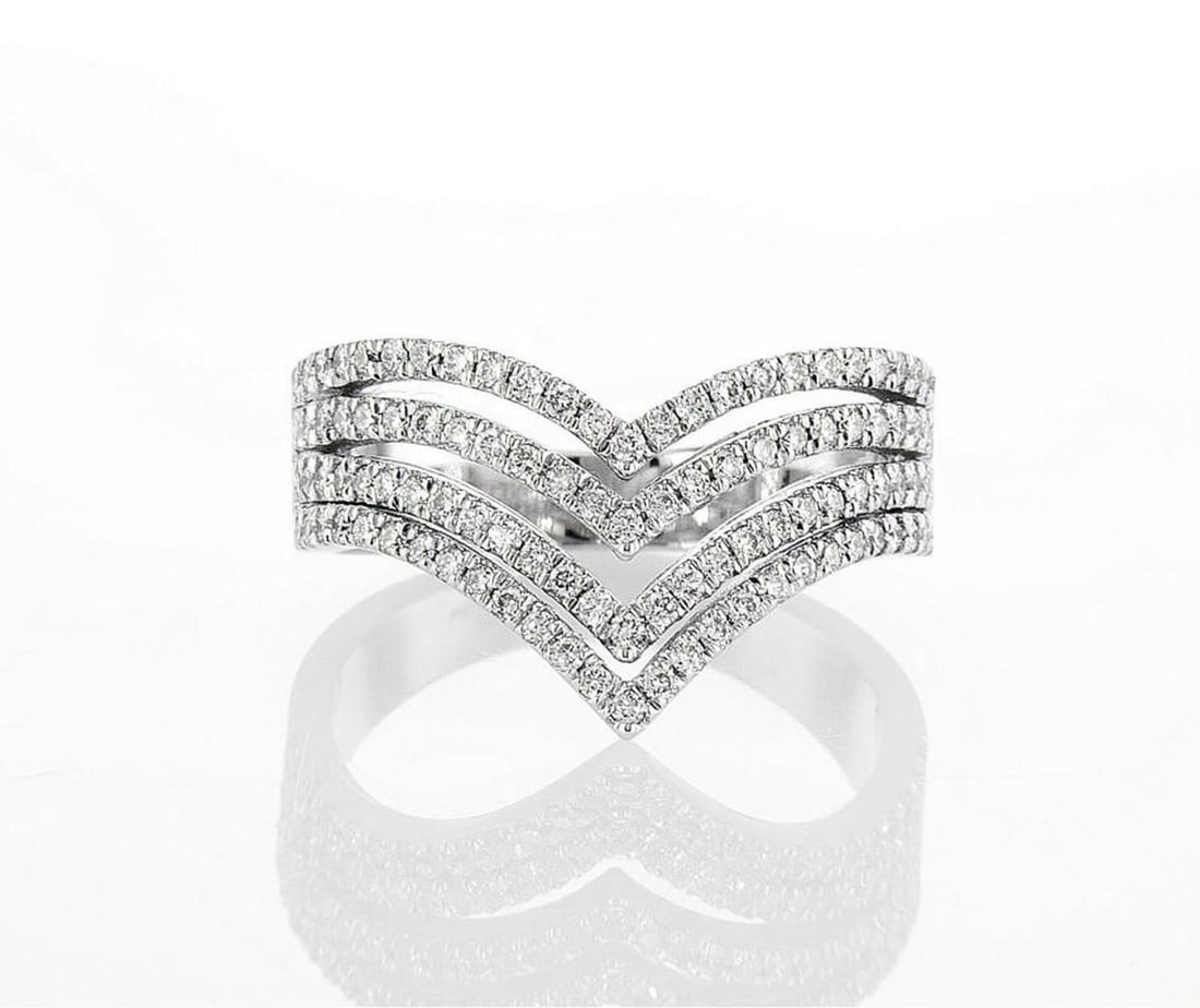 14kt White Gold 0.92ctw Diamond Ring: Jewelry Description Description: One 14k white gold ring, set with lab grown diamonds. Jewelry Weight: 4.81 Grs Total Diamonds Weight: 0.92 Cts Precious Metal: 14kt White Gold Certificate Number: DSL-