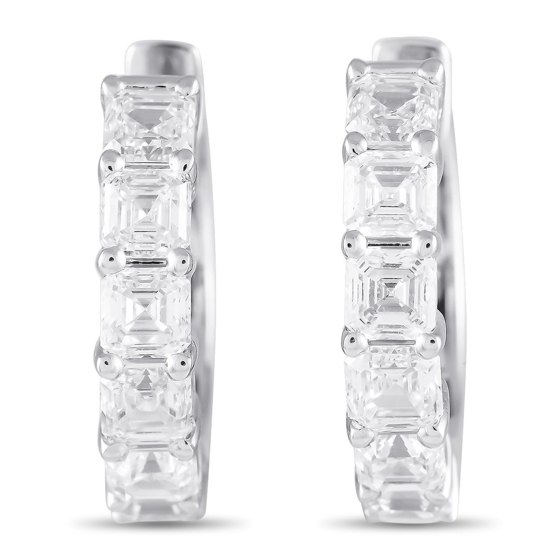 18K WHITE GOLD 2.45CT DIAMOND HOOP EARRINGS: These impeccably crafted earrings will put the perfect finishing touch on any ensemble. Diamonds with a total weight of 2.45 carats elevate the rounded 18K White Gold setting and allow them to effortl
