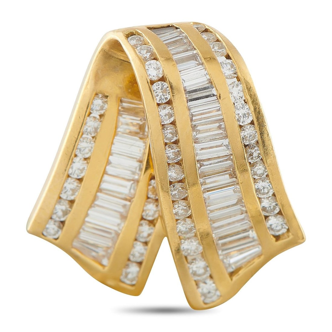 CHARLES KRYPELL 18K YELLOW GOLD 3.0CT DIAMOND PENDANT: A curved 18K Yellow Gold setting gives this Charles Krypell pendant a stunning sense of movement. Elegant and effortless, Diamonds with a total weight of 3.0 carats allow it to easily catch the light.