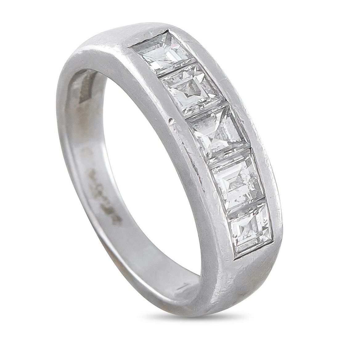 PLATINUM 1.0CT DIAMOND SQUARE-CUT BAND RING: A sleek band ring in platinum, channel-set with five square-cut diamonds totaling 1.0 carat, graded G color and VS clarity. The clean geometric arrangement highlights the brilliance of each stone acro