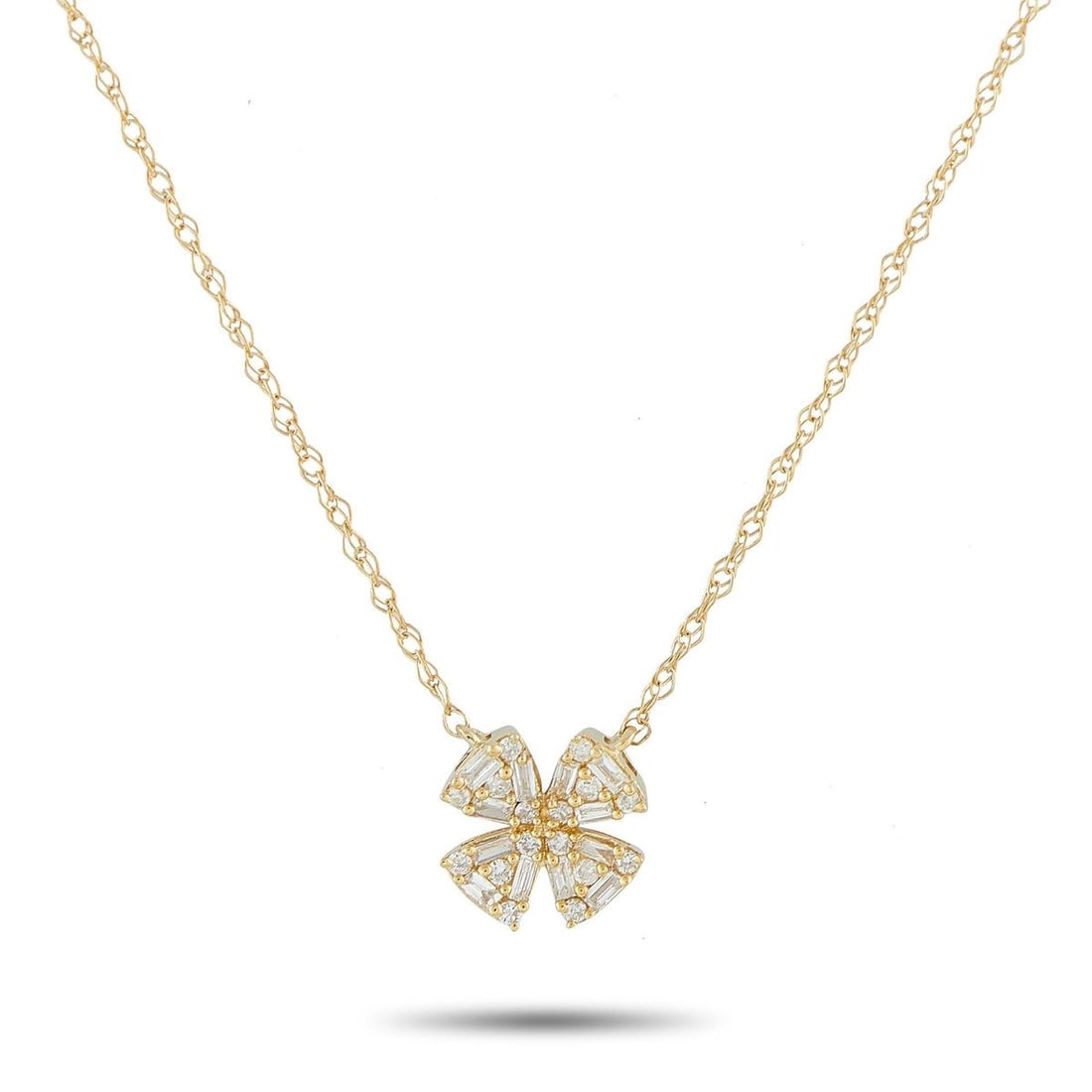 14K YELLOW GOLD 0.20CT DIAMOND PENDANT NECKLACE: This 14K Yellow Gold necklace is stylish, charming, and perfectly understated. At the center of a delicate 18 chain, youll find a clover-shaped pendant measuring 0.32 round. Sparkling Diamonds totalin