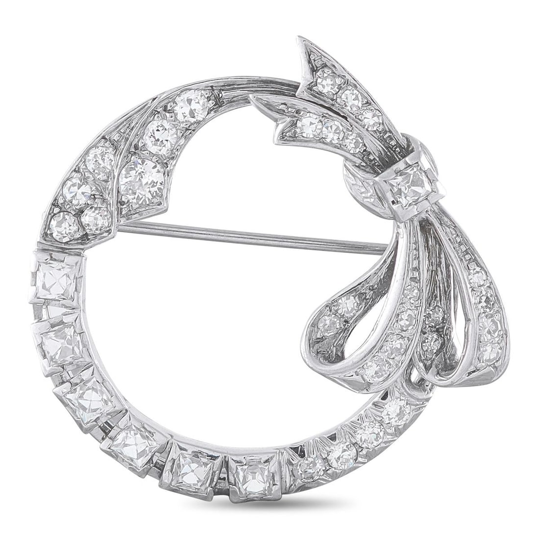 14K WHITE GOLD 1.75CT DIAMOND OPEN CIRCLE BOW BROOCH: A spectacular estate brooch in 14K white gold featuring 1.75 carats total weight of French-cut and round brilliant diamonds. The open circle form is dramatically accented by an elegant ribbon and bow 