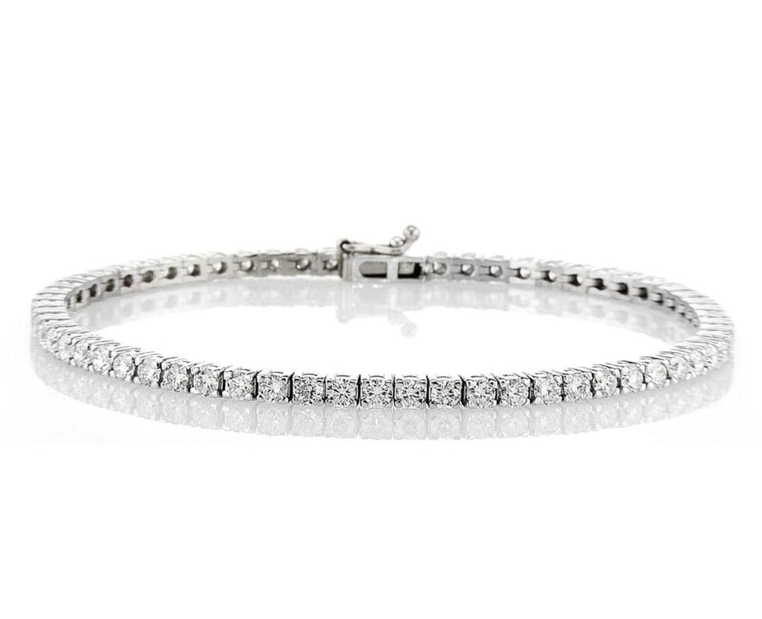 14kt White Gold 3.6ctw Diamond Bracelet: Jewelry Description Description: One 14k white gold bracelet, set with lab grown diamonds. Jewelry Weight: 8.85 Grs Total Diamonds Weight: 3.6 Cts Precious Metal: 14kt White Gold Certificate Number: D