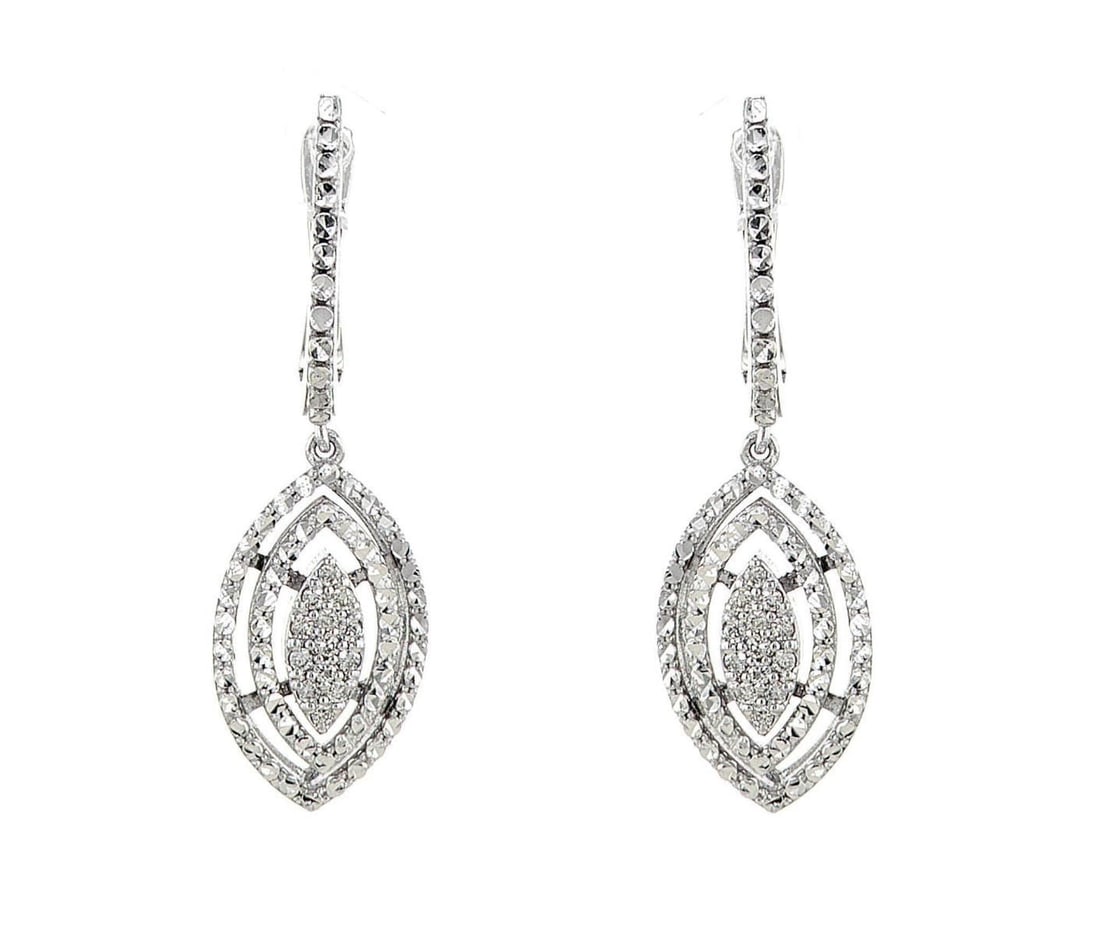 14kt White Gold 0.26ctw Diamond Earrings: Jewelry Description Description: One pair of 14k white gold earrings, set with natural diamonds. Jewelry Weight: 5.24 Grs Total Diamonds Weight: 0.26 Cts Precious Metal: 14kt White Gold Certificate Nu