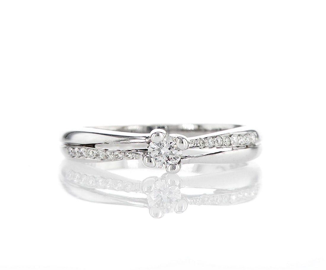 14K White Gold 0.25ctw Ring: Jewelry Description Description: Natural Diamond Ring, 14K White Gold Jewelry Weight: 2.6 Grs Total Diamonds Weight: 0.25 Cts Precious Metal: 14K White Gold Certificate Number: DSL- 4450141322 Apprais
