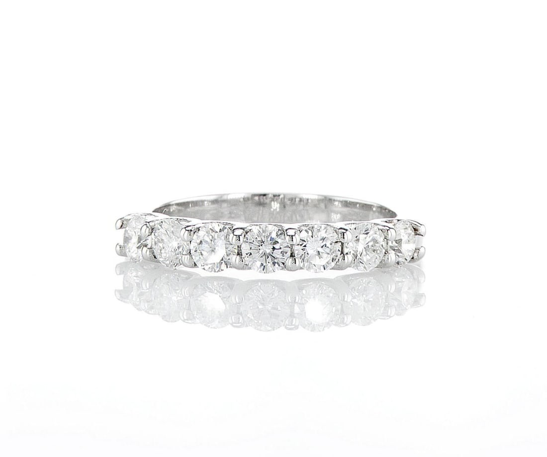 14kt White Gold 1.05ctw Diamond Ring: Jewelry Description Description: One 14k white gold ring, set with lab grown diamonds. Jewelry Weight: 3.23 Grs Total Diamonds Weight: 1.05 Cts Precious Metal: 14kt White Gold Certificate Number: DSL-