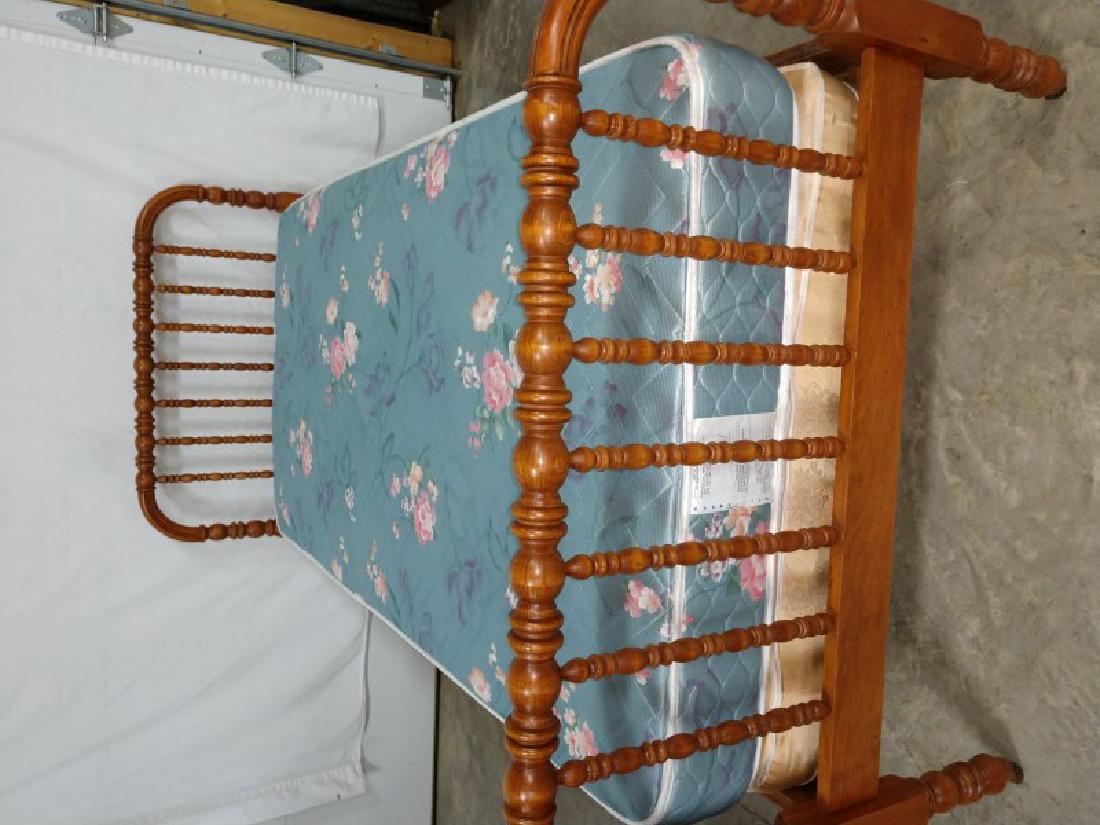 FURNITURE - Jenny Lind Twin Bed (1 of 3)
