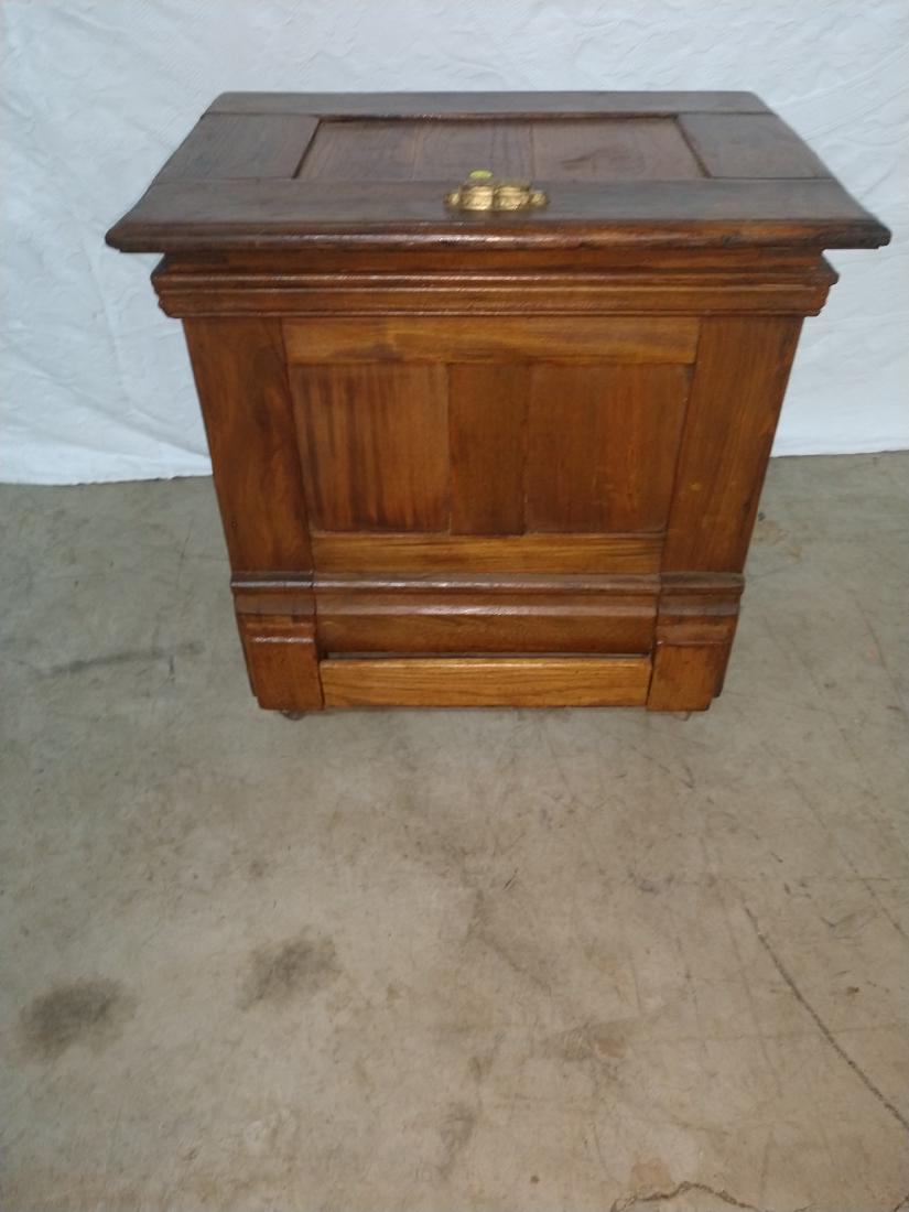 Antique Ice Box (1 of 5)