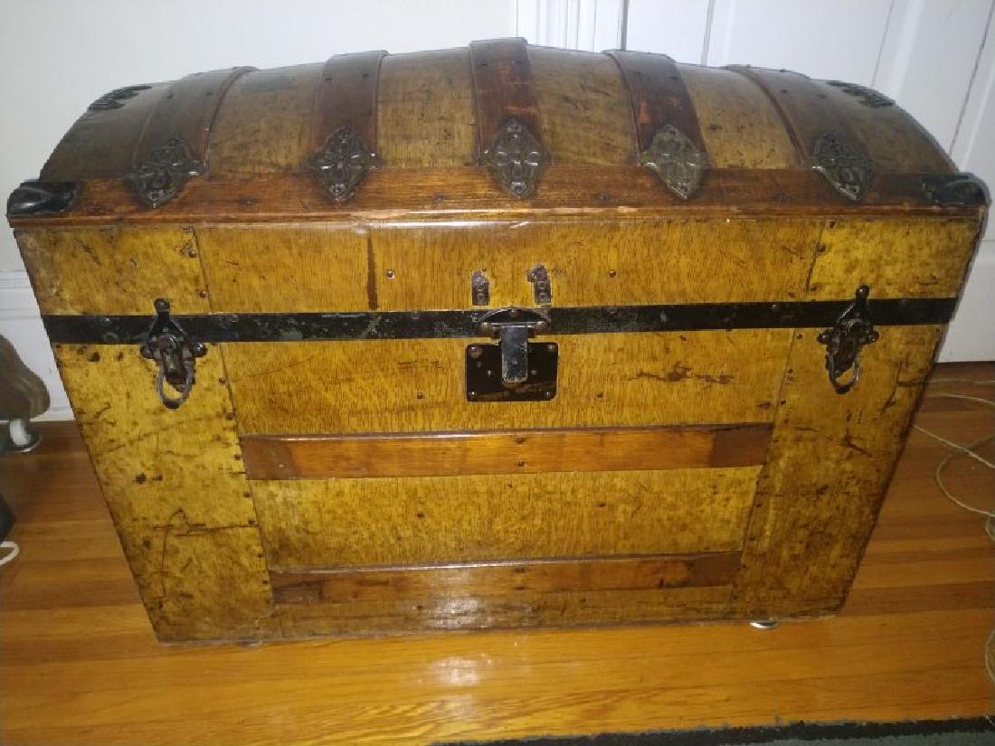 Camel Back Trunk (1 of 5)