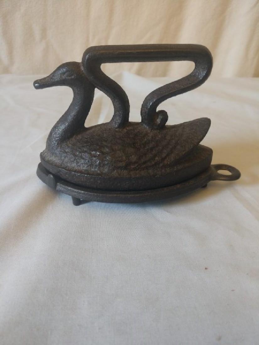 Iron - Swan Sad Iron And Trivet (1 of 3)