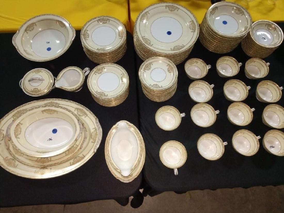 Bancroft Pattern Dinnerware (1 of 8)