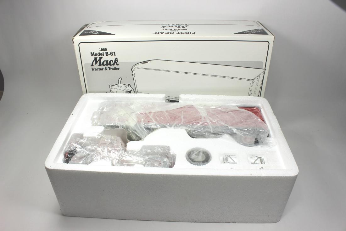 2/34 DIE-CAST ASSOCIATED TRANSPORT TRUCK MODEL (1 of 3)