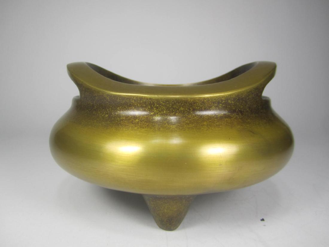 CHINESE BRONZE INCENSE BURNER: "XUAN DE" MARK. 6"D X 3.5" H
