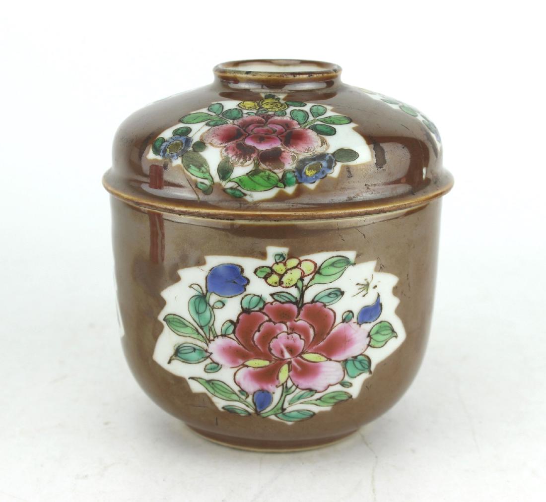 A CHINESE FAMILLE ROSE TEA CADDY WITH COVER (1 of 10)
