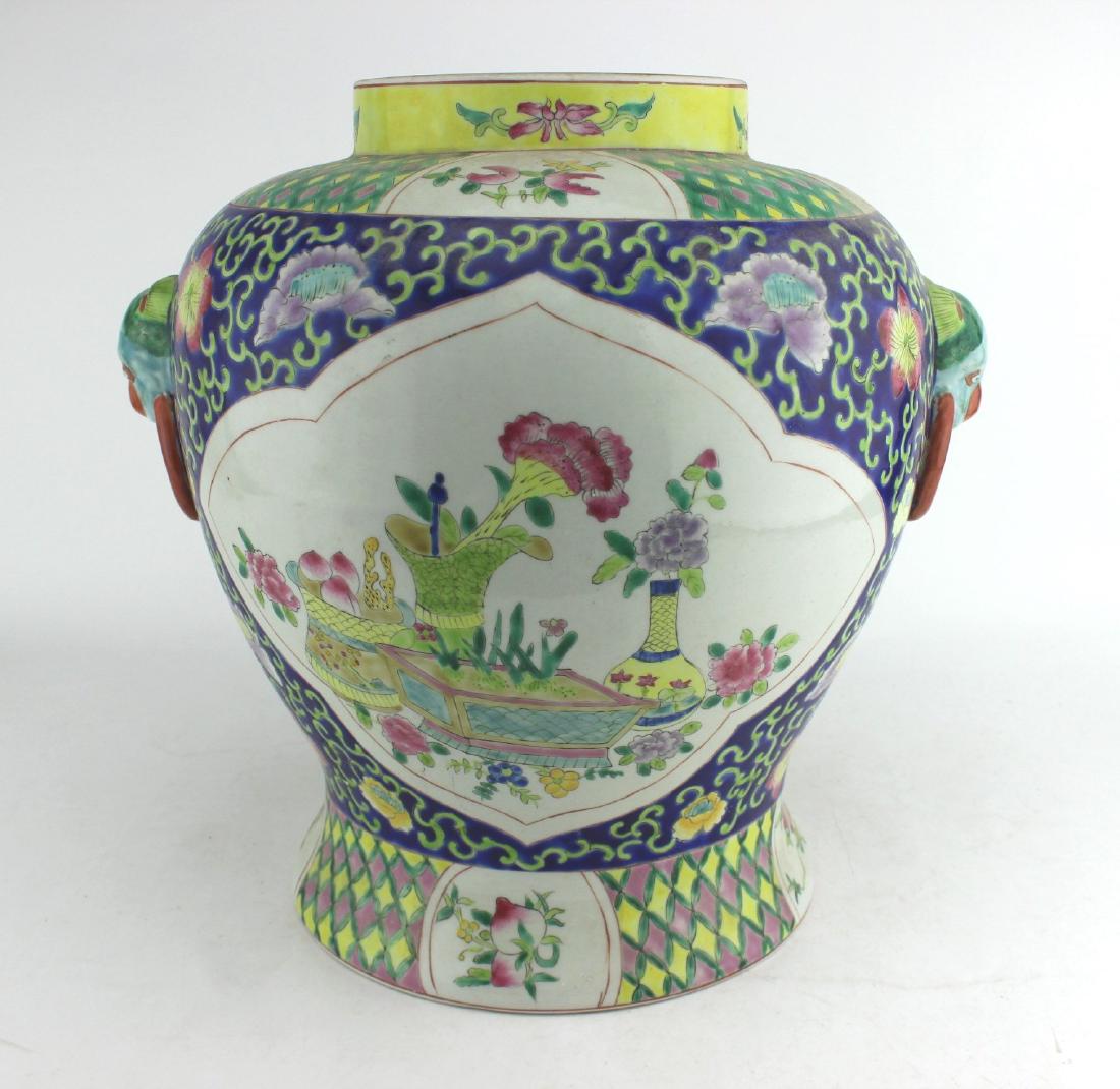 A  LARGE FAMILLE ROSE JAR (1 of 8)