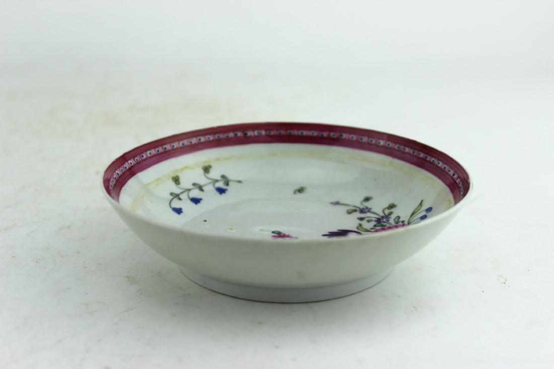A CHINESE EXPORT SAUCER DISH (1 of 6)