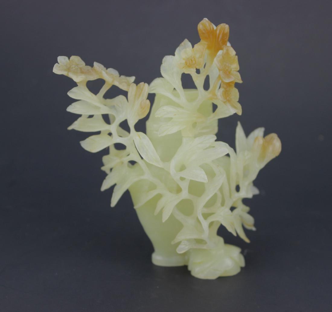 CHINESE JADE LIDDED VASE (1 of 10)