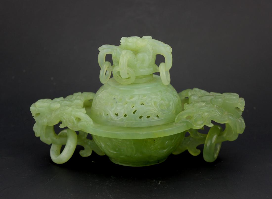 A CHINESE NEPHRITE JADE LIDDED VESSEL (1 of 6)