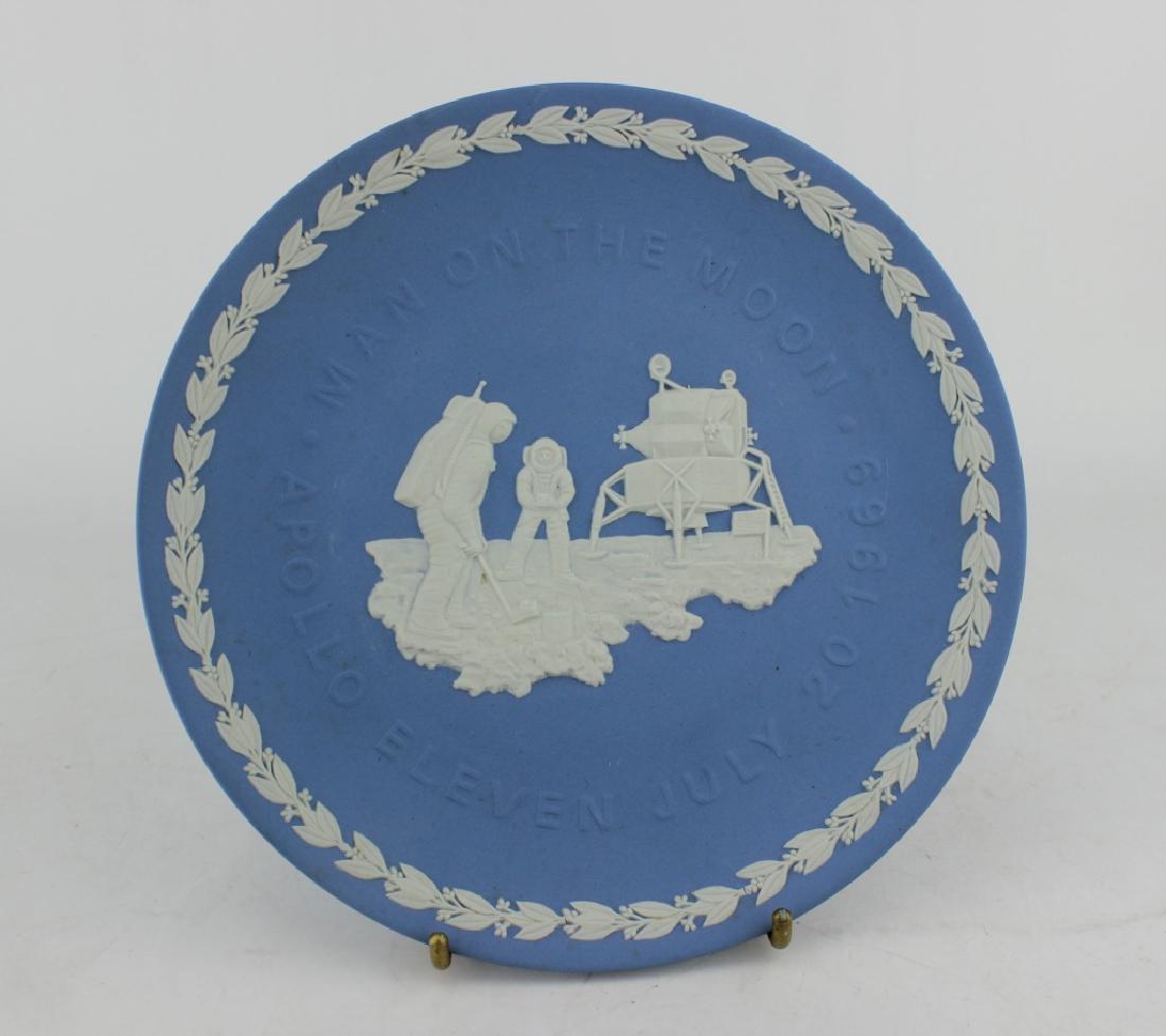WEDGWOOD "MAN ON THE MOON" PLATE (1 of 4)