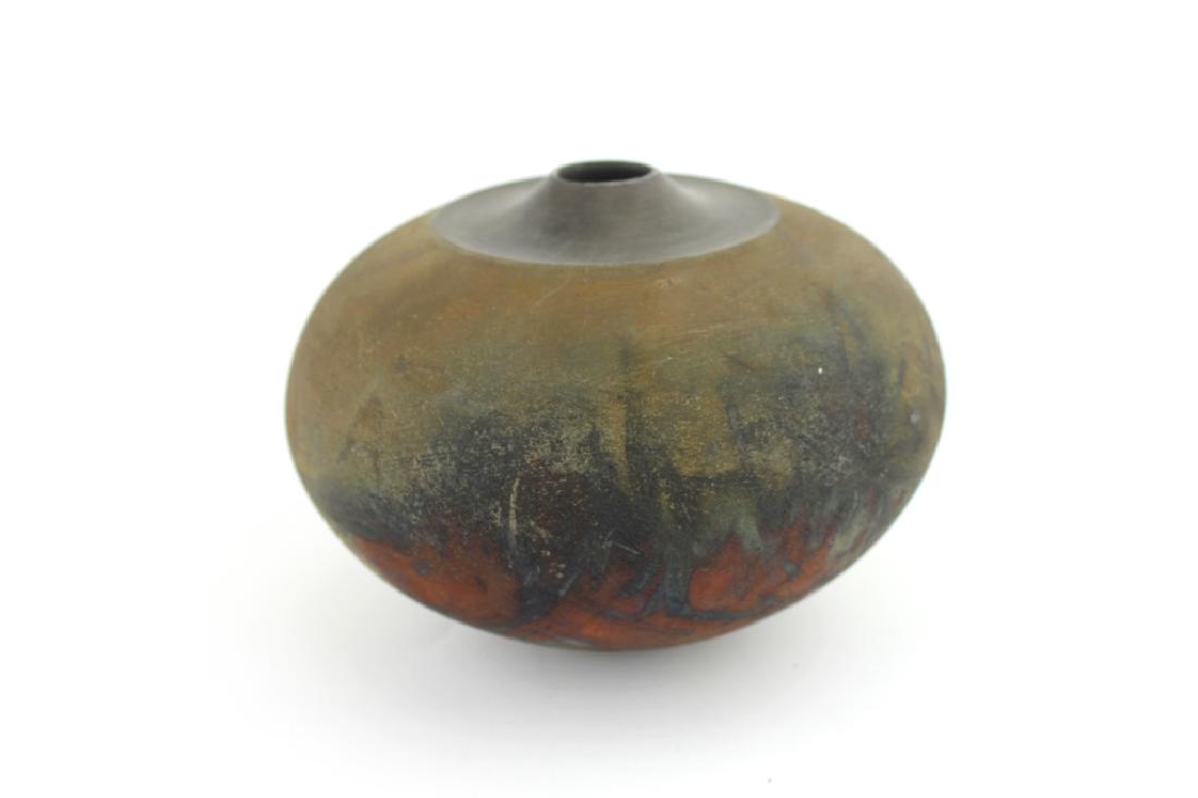 A SIGNED STUDIO POTTERY ROUND POT (1 of 6)