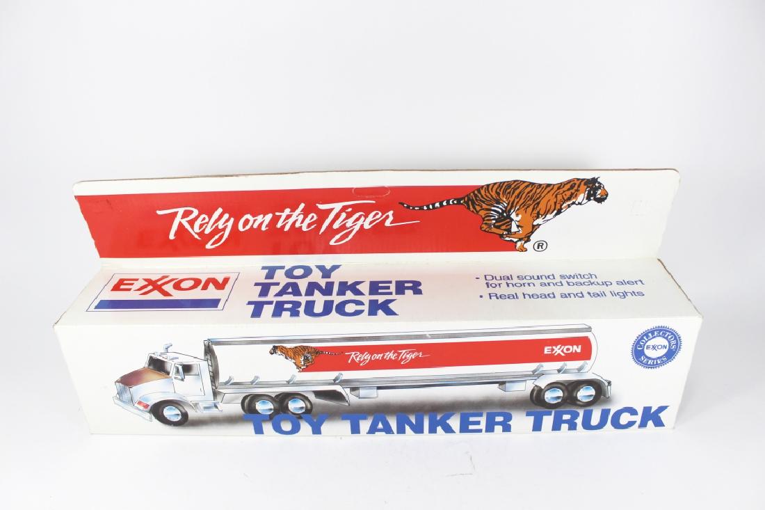 1993 EXXON  TOY TANKER TRUCK MODEL (1 of 7)