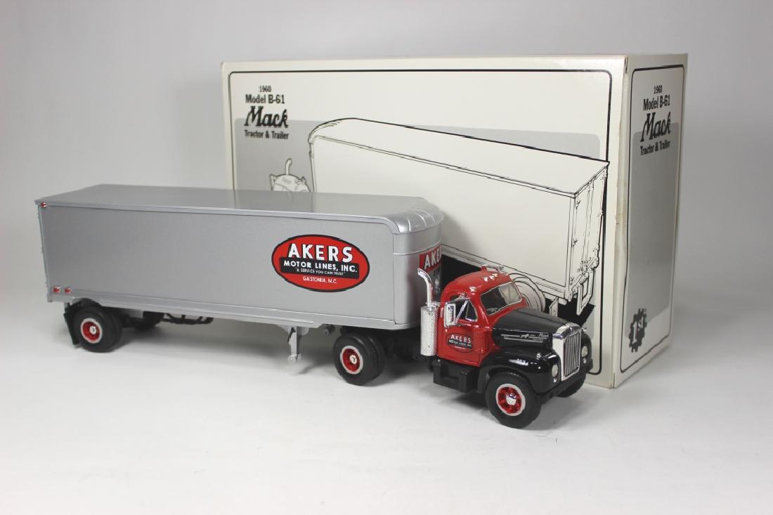 2/34 DIE-CAST AKERS MOTER LINES MODEL (1 of 10)
