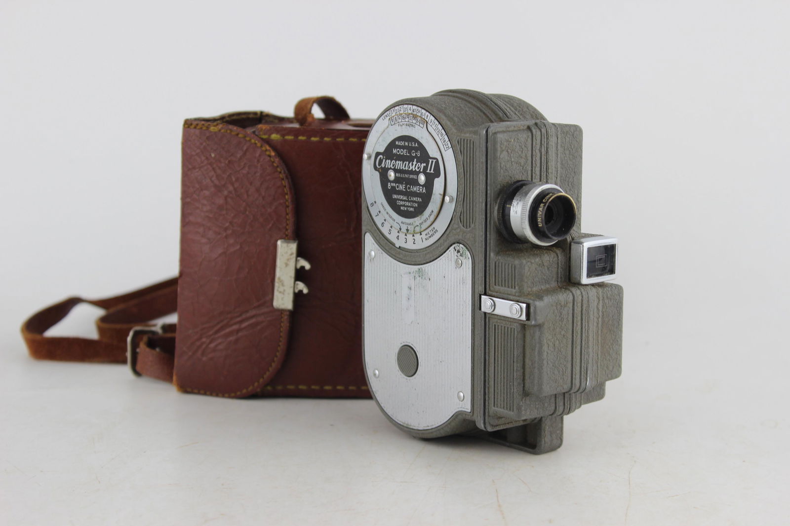 CINEMASTER II MODEL G-8 8 MM CINE CAMERA (1 of 5)