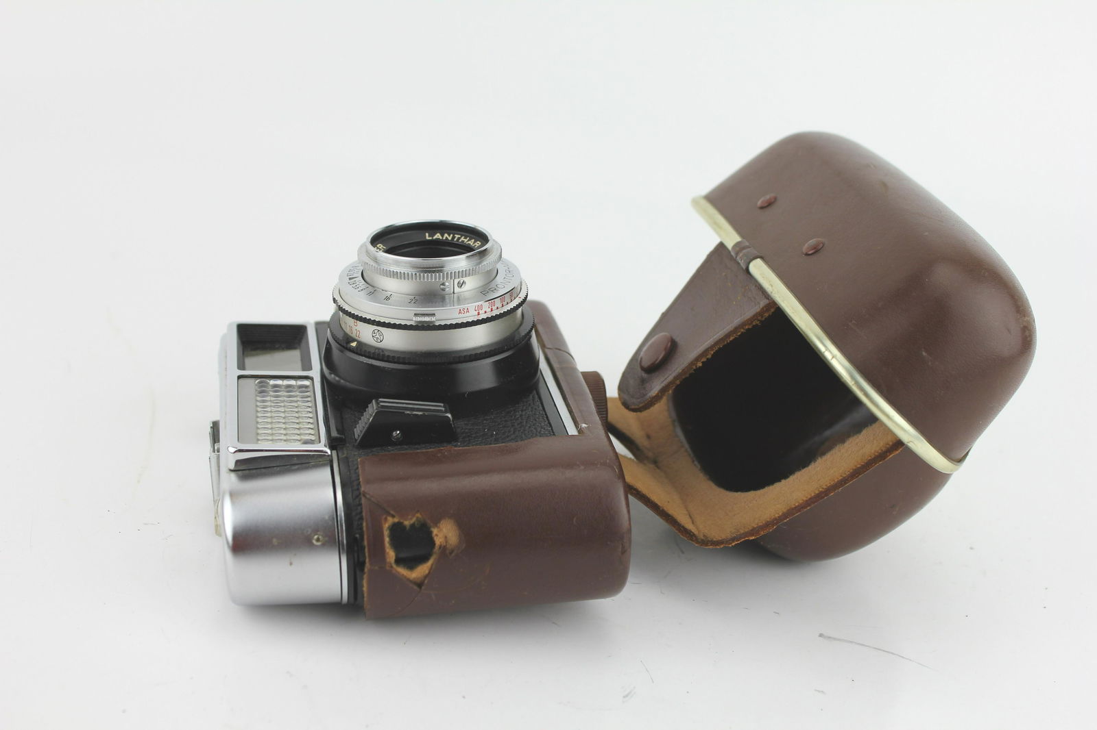 VOIGTLANDER VITO AUTOMATIC I 35MM CAMERA: 1963. 35mm viewfinder camera. ALL CAMERAS HAVE NOT BEEN TESTED AND ARE BEING SOLD AS-IS.